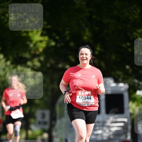 08.06.2024 - REWE Women's Run Dr. Thomas Lammeyer http://msf.ph/oto/6252952 09.06.2024 09:54:07 Laufen 10544 meine-sportfotos.de