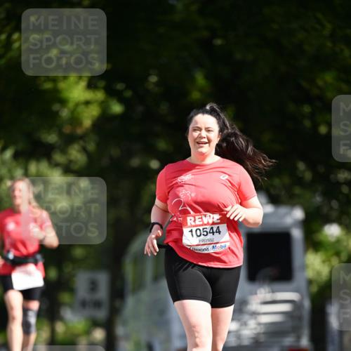 08.06.2024 - REWE Women's Run Dr. Thomas Lammeyer http://msf.ph/oto/6252953 09.06.2024 09:54:07 Laufen 10544 meine-sportfotos.de