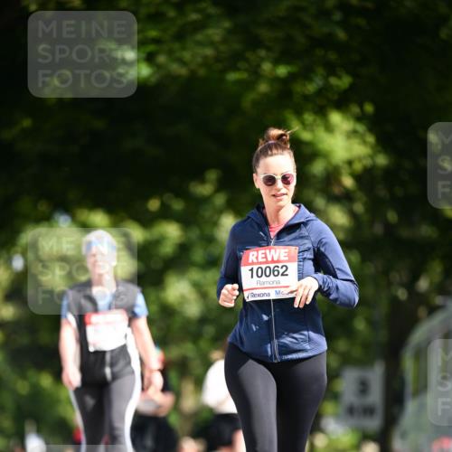08.06.2024 - REWE Women's Run Dr. Thomas Lammeyer http://msf.ph/oto/6253124 09.06.2024 09:54:36 Laufen 10062 meine-sportfotos.de