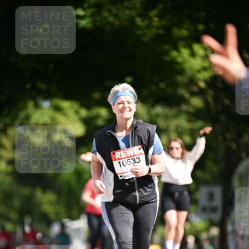 08.06.2024 - REWE Women's Run Dr. Thomas Lammeyer http://msf.ph/oto/6253151 09.06.2024 09:54:39 Laufen 10633 meine-sportfotos.de