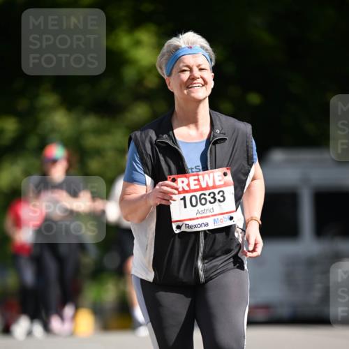 08.06.2024 - REWE Women's Run Dr. Thomas Lammeyer http://msf.ph/oto/6253167 09.06.2024 09:54:41 Laufen 10633 meine-sportfotos.de