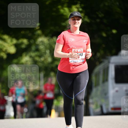 08.06.2024 - REWE Women's Run Dr. Thomas Lammeyer http://msf.ph/oto/6253231 09.06.2024 09:54:49 Laufen 40 meine-sportfotos.de