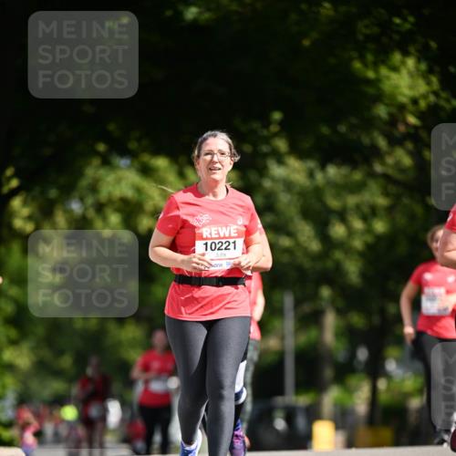 08.06.2024 - REWE Women's Run Dr. Thomas Lammeyer http://msf.ph/oto/6253252 09.06.2024 09:54:59 Laufen 10221 meine-sportfotos.de