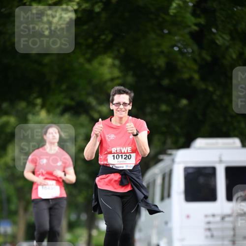 08.06.2024 - REWE Women's Run Dr. Thomas Lammeyer http://msf.ph/oto/6253794 09.06.2024 09:58:06 Laufen 10495, 10120 meine-sportfotos.de