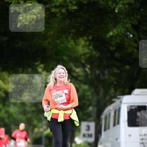 08.06.2024 - REWE Women's Run Dr. Thomas Lammeyer http://msf.ph/oto/6253926 09.06.2024 09:58:47 Laufen 10790, 3 meine-sportfotos.de