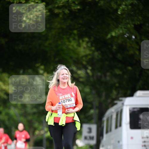 08.06.2024 - REWE Women's Run Dr. Thomas Lammeyer http://msf.ph/oto/6253929 09.06.2024 09:58:47 Laufen 10790 meine-sportfotos.de