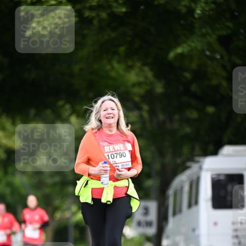 08.06.2024 - REWE Women's Run Dr. Thomas Lammeyer http://msf.ph/oto/6253933 09.06.2024 09:58:48 Laufen 10790 meine-sportfotos.de