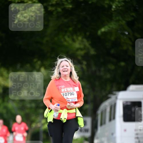 08.06.2024 - REWE Women's Run Dr. Thomas Lammeyer http://msf.ph/oto/6253934 09.06.2024 09:58:48 Laufen 10790 meine-sportfotos.de