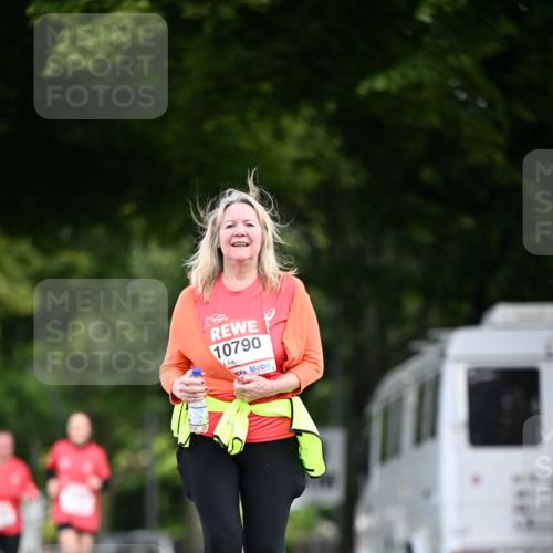 08.06.2024 - REWE Women's Run Dr. Thomas Lammeyer http://msf.ph/oto/6253939 09.06.2024 09:58:48 Laufen 10790 meine-sportfotos.de