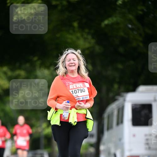 08.06.2024 - REWE Women's Run Dr. Thomas Lammeyer http://msf.ph/oto/6253943 09.06.2024 09:58:49 Laufen 10790 meine-sportfotos.de