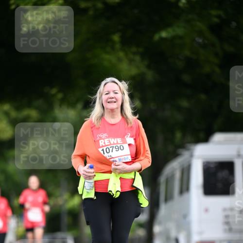 08.06.2024 - REWE Women's Run Dr. Thomas Lammeyer http://msf.ph/oto/6253944 09.06.2024 09:58:49 Laufen 10790 meine-sportfotos.de