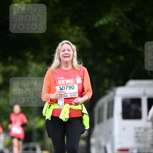 08.06.2024 - REWE Women's Run Dr. Thomas Lammeyer http://msf.ph/oto/6253948 09.06.2024 09:58:49 Laufen 10790 meine-sportfotos.de