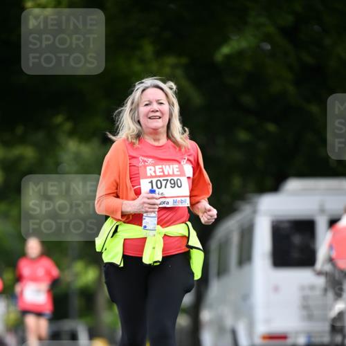 08.06.2024 - REWE Women's Run Dr. Thomas Lammeyer http://msf.ph/oto/6253950 09.06.2024 09:58:49 Laufen 10790 meine-sportfotos.de