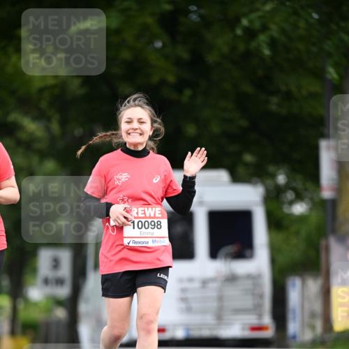 08.06.2024 - REWE Women's Run Dr. Thomas Lammeyer http://msf.ph/oto/6254000 09.06.2024 09:58:59 Laufen 10098 meine-sportfotos.de