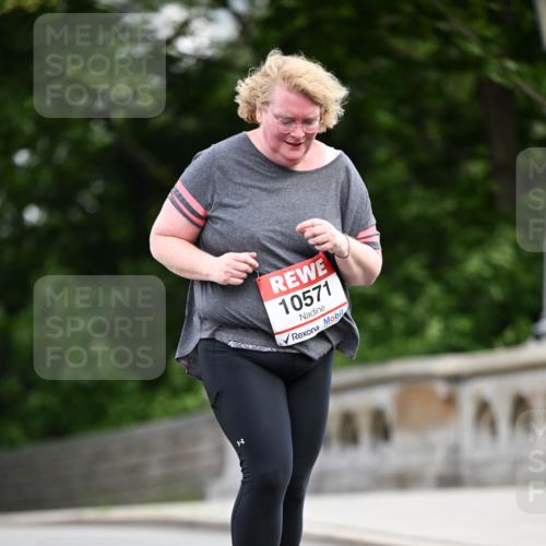 08.06.2024 - REWE Women's Run Dr. Thomas Lammeyer http://msf.ph/oto/6254085 09.06.2024 09:59:27 Laufen 10571 meine-sportfotos.de