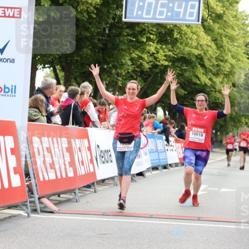 08.06.2024 - REWE Women's Run Strokosch-Dieckow http://msf.ph/oto/6256386 09.06.2024 10:07:17 Ziel 10518, 10692 meine-sportfotos.de