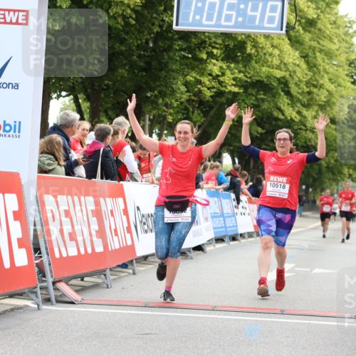 08.06.2024 - REWE Women's Run Strokosch-Dieckow http://msf.ph/oto/6256392 09.06.2024 10:07:17 Ziel 10518, 10692 meine-sportfotos.de