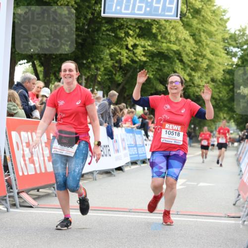 08.06.2024 - REWE Women's Run Strokosch-Dieckow http://msf.ph/oto/6256413 09.06.2024 10:07:18 Ziel 10518, 10692 meine-sportfotos.de
