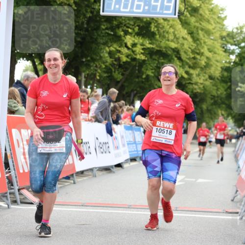08.06.2024 - REWE Women's Run Strokosch-Dieckow http://msf.ph/oto/6256424 09.06.2024 10:07:19 Ziel 10453, 10518, 10692 meine-sportfotos.de