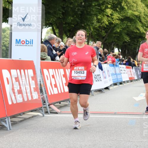 08.06.2024 - REWE Women's Run Strokosch-Dieckow http://msf.ph/oto/6256430 09.06.2024 10:07:27 Ziel 10453, 10617 meine-sportfotos.de