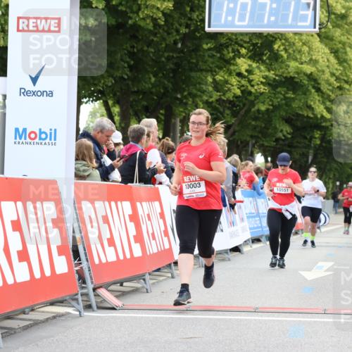 08.06.2024 - REWE Women's Run Strokosch-Dieckow http://msf.ph/oto/6256470 09.06.2024 10:07:42 Ziel 10003, 10551, 10670 meine-sportfotos.de