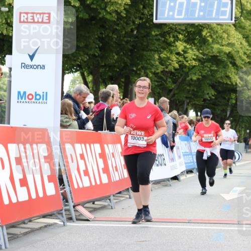 08.06.2024 - REWE Women's Run Strokosch-Dieckow http://msf.ph/oto/6256478 09.06.2024 10:07:42 Ziel 10003, 10551, 10670 meine-sportfotos.de