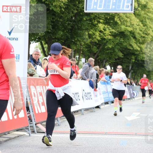 08.06.2024 - REWE Women's Run Strokosch-Dieckow http://msf.ph/oto/6256500 09.06.2024 10:07:45 Ziel 10003, 10382, 10551, 10670 meine-sportfotos.de
