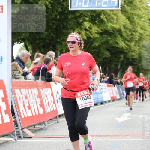 08.06.2024 - REWE Women's Run Strokosch-Dieckow http://msf.ph/oto/6256531 09.06.2024 10:07:53 Ziel 10122, 10382, 10435, 10514, 10670 meine-sportfotos.de