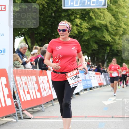 08.06.2024 - REWE Women's Run Strokosch-Dieckow http://msf.ph/oto/6256534 09.06.2024 10:07:53 Ziel 10122, 10382, 10435, 10514, 10670 meine-sportfotos.de