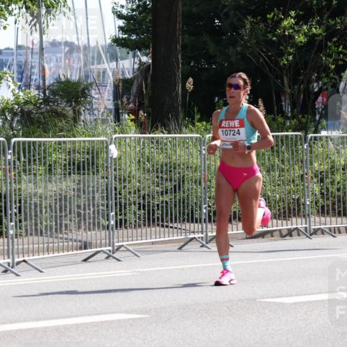08.06.2024 - REWE Women's Run Strokosch-Dieckow http://msf.ph/oto/6256555 09.06.2024 09:34:56 Laufen 10724 meine-sportfotos.de