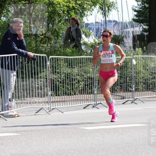 08.06.2024 - REWE Women's Run Strokosch-Dieckow http://msf.ph/oto/6256557 09.06.2024 09:34:57 Laufen 10724 meine-sportfotos.de