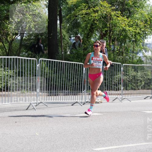 08.06.2024 - REWE Women's Run Strokosch-Dieckow http://msf.ph/oto/6256559 09.06.2024 09:34:58 Laufen 10724 meine-sportfotos.de