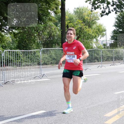 08.06.2024 - REWE Women's Run Strokosch-Dieckow http://msf.ph/oto/6256594 09.06.2024 09:37:25 Laufen 10738 meine-sportfotos.de