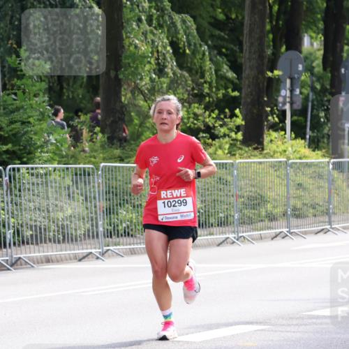 08.06.2024 - REWE Women's Run Strokosch-Dieckow http://msf.ph/oto/6256614 09.06.2024 09:40:36 Laufen 10299 meine-sportfotos.de