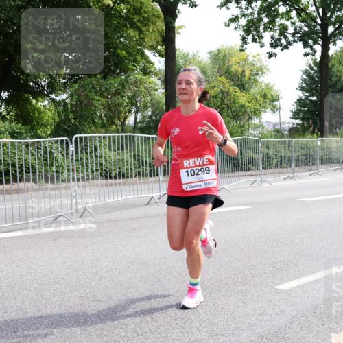 08.06.2024 - REWE Women's Run Strokosch-Dieckow http://msf.ph/oto/6256628 09.06.2024 09:40:40 Laufen 10299 meine-sportfotos.de