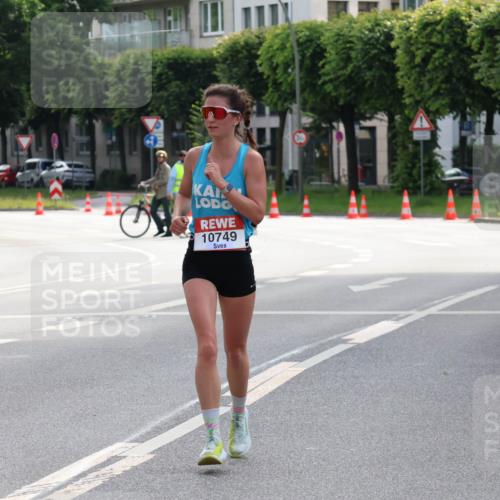 08.06.2024 - REWE Women's Run Strokosch-Dieckow http://msf.ph/oto/6256635 09.06.2024 09:40:46 Laufen 10749 meine-sportfotos.de