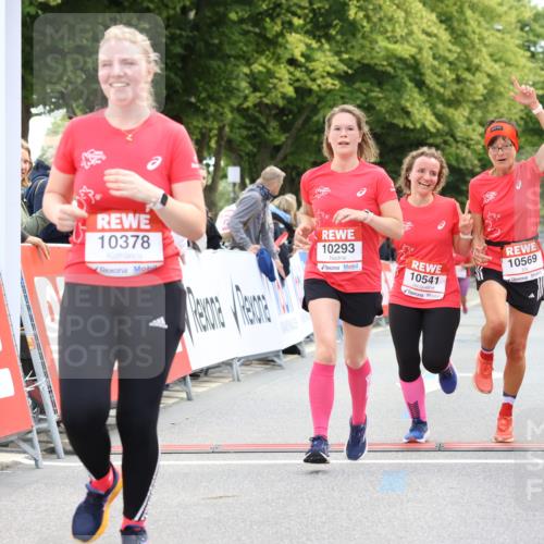 08.06.2024 - REWE Women's Run Strokosch-Dieckow http://msf.ph/oto/6256691 09.06.2024 10:08:04 Ziel 10122, 10293, 10321, 10378, 10435, 10541, 10569 meine-sportfotos.de