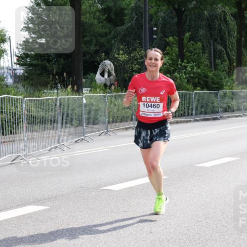 08.06.2024 - REWE Women's Run Strokosch-Dieckow http://msf.ph/oto/6256696 09.06.2024 09:42:55 Laufen 10460 meine-sportfotos.de