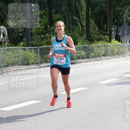 08.06.2024 - REWE Women's Run Strokosch-Dieckow http://msf.ph/oto/6256705 09.06.2024 09:42:58 Laufen 10784 meine-sportfotos.de