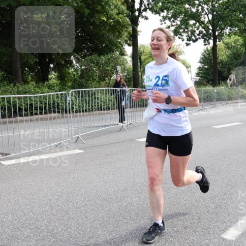08.06.2024 - REWE Women's Run Strokosch-Dieckow http://msf.ph/oto/6256723 09.06.2024 09:43:19 Laufen 24, 25 meine-sportfotos.de