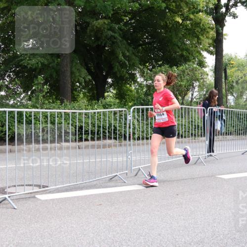 08.06.2024 - REWE Women's Run Strokosch-Dieckow http://msf.ph/oto/6256743 09.06.2024 09:43:30 Laufen 0564 meine-sportfotos.de