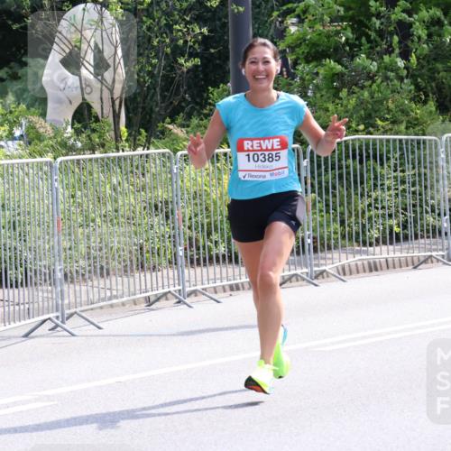 08.06.2024 - REWE Women's Run Strokosch-Dieckow http://msf.ph/oto/6256756 09.06.2024 09:43:40 Laufen 10385 meine-sportfotos.de