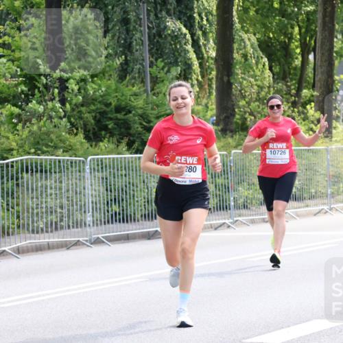 08.06.2024 - REWE Women's Run Strokosch-Dieckow http://msf.ph/oto/6256766 09.06.2024 09:43:43 Laufen 280, 10726 meine-sportfotos.de