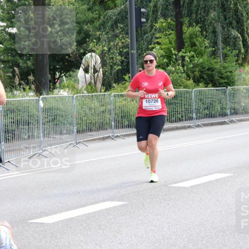 08.06.2024 - REWE Women's Run Strokosch-Dieckow http://msf.ph/oto/6256775 09.06.2024 09:43:46 Laufen 10280, 10726 meine-sportfotos.de