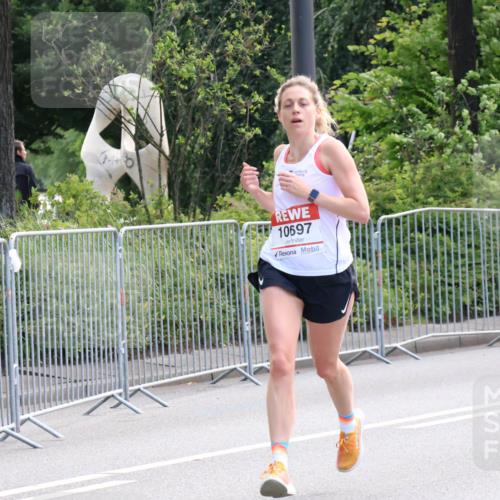 08.06.2024 - REWE Women's Run Strokosch-Dieckow http://msf.ph/oto/6256790 09.06.2024 09:43:58 Laufen 10697 meine-sportfotos.de