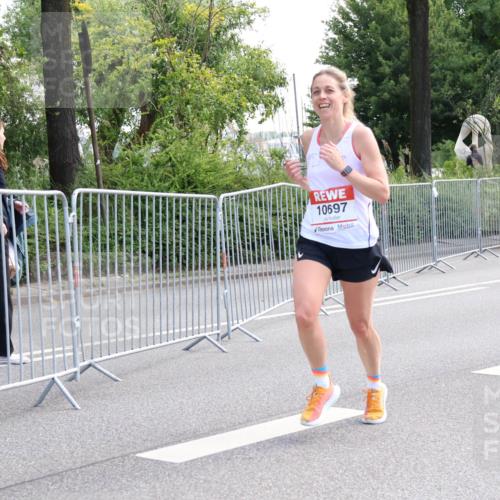 08.06.2024 - REWE Women's Run Strokosch-Dieckow http://msf.ph/oto/6256795 09.06.2024 09:44:00 Laufen 10697 meine-sportfotos.de