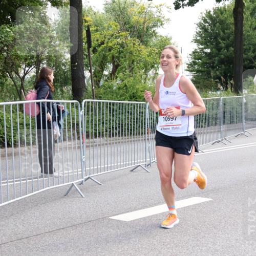 08.06.2024 - REWE Women's Run Strokosch-Dieckow http://msf.ph/oto/6256797 09.06.2024 09:44:00 Laufen 10697 meine-sportfotos.de