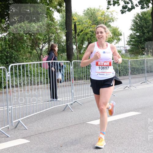 08.06.2024 - REWE Women's Run Strokosch-Dieckow http://msf.ph/oto/6256799 09.06.2024 09:44:01 Laufen 10697 meine-sportfotos.de