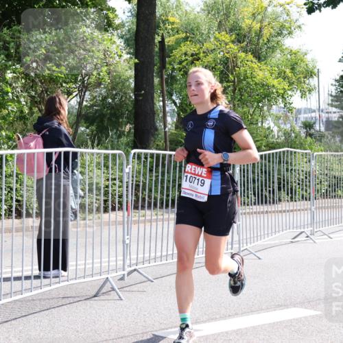 08.06.2024 - REWE Women's Run Strokosch-Dieckow http://msf.ph/oto/6256811 09.06.2024 09:44:34 Laufen 10719 meine-sportfotos.de