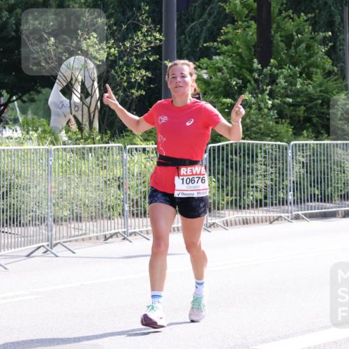 08.06.2024 - REWE Women's Run Strokosch-Dieckow http://msf.ph/oto/6256814 09.06.2024 09:44:36 Laufen 10676 meine-sportfotos.de
